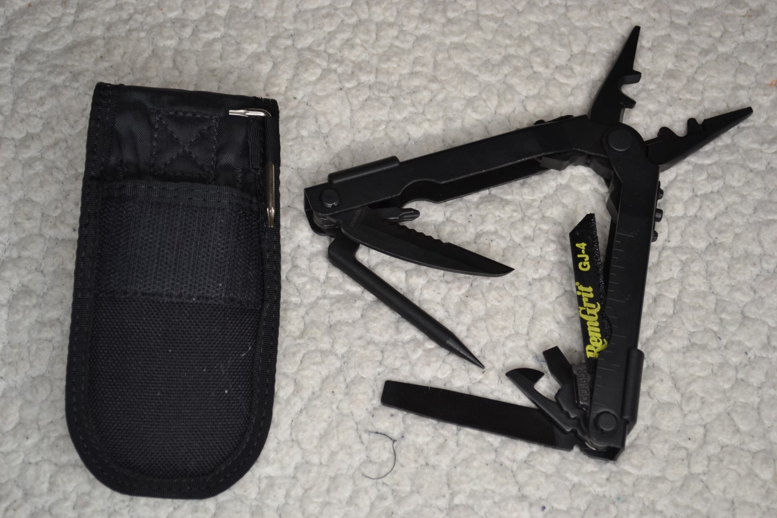 Gerber MULTI-PLYER 600 Basic 14 TOOL w/ Pouch MINT