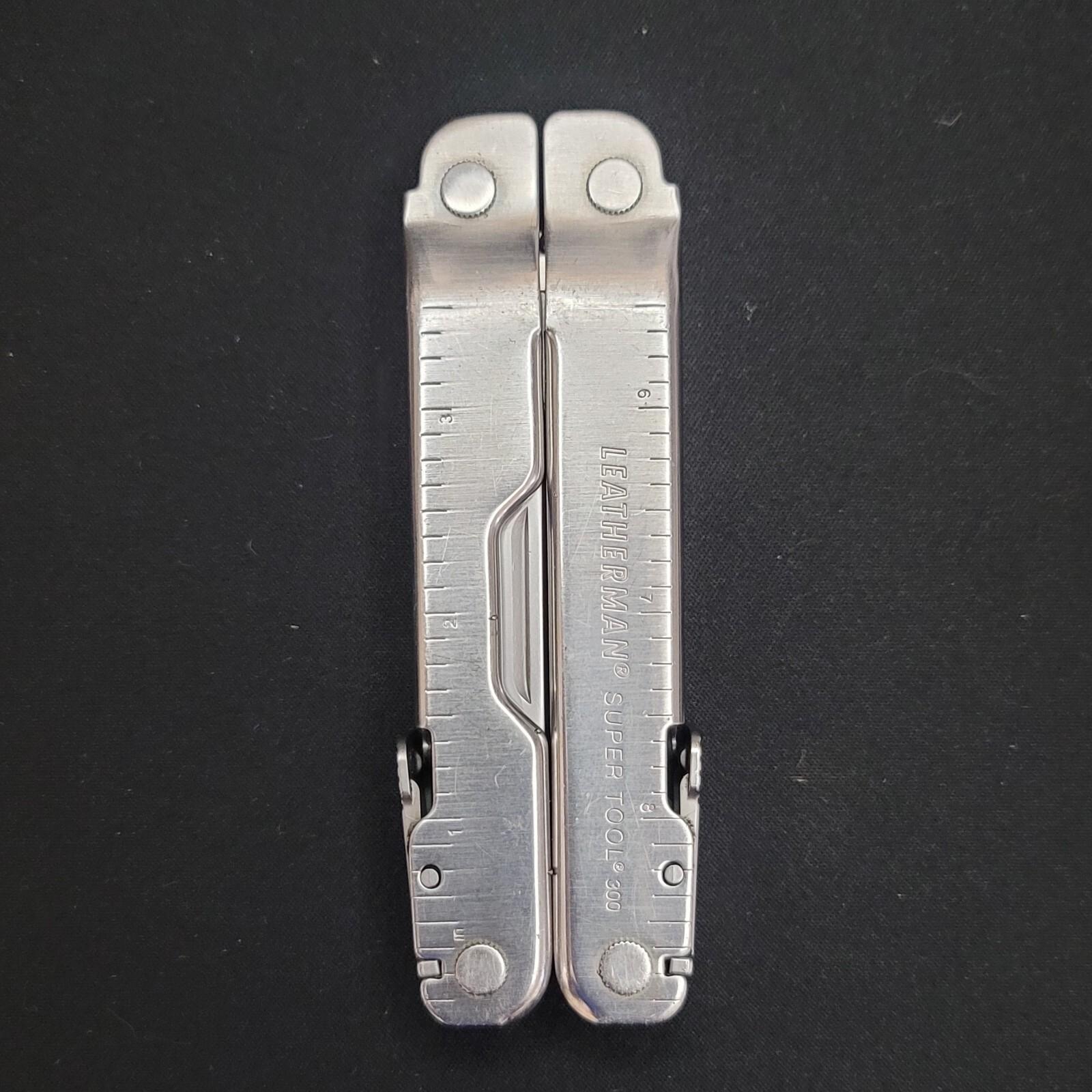 Leatherman Super Tool 300 Multi-Tool Supertool Pocket Knife Pliers File Saw