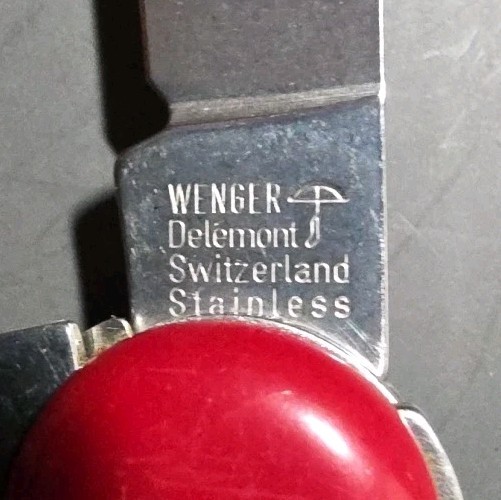 Vintage – Wenger Delemont Hiker Swiss Army Knife