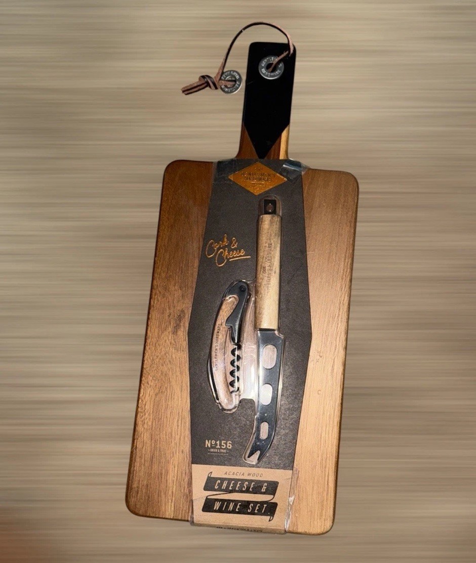 Gentlemen’s Hardware Cheese Board & Wine Set No 156 New