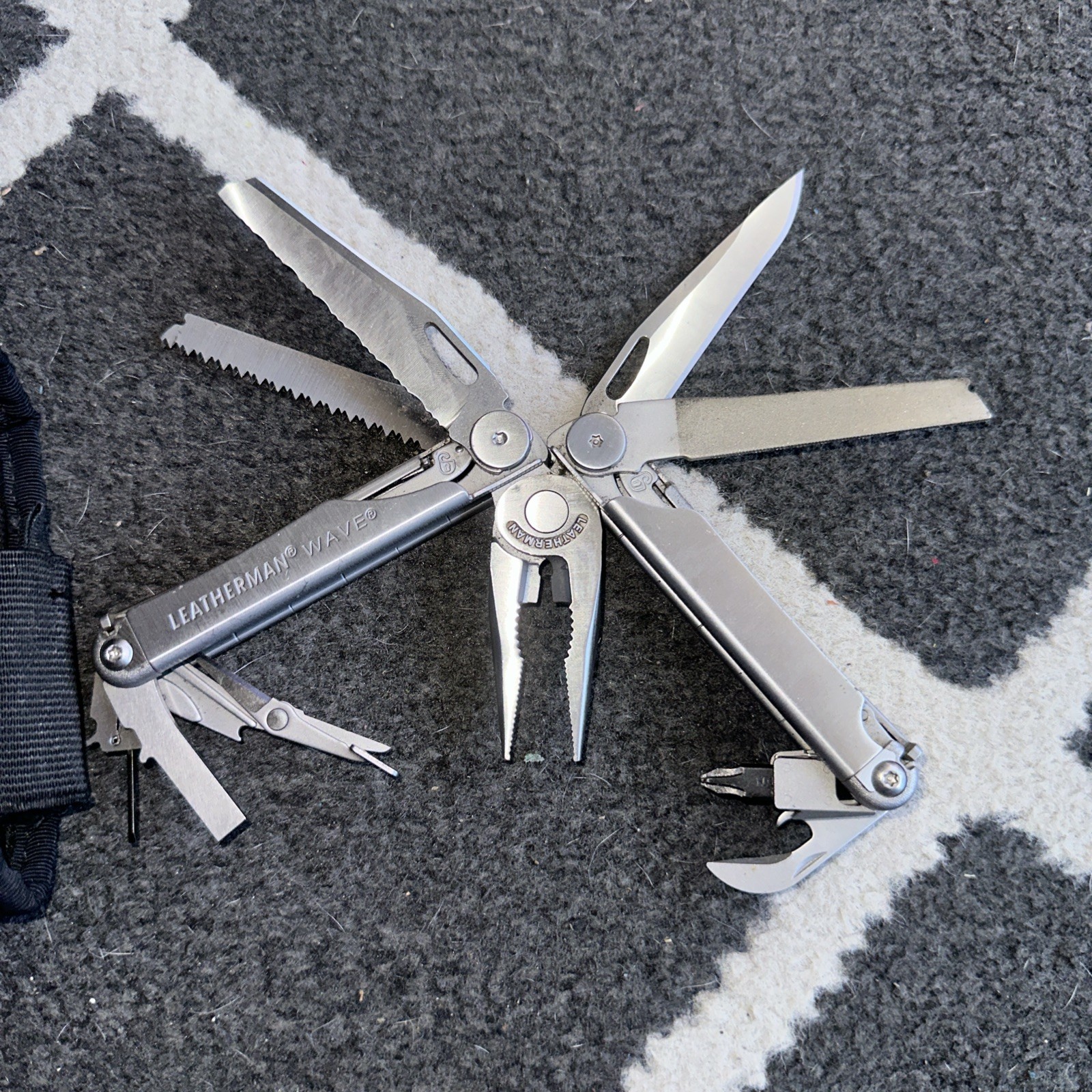 Leatherman Wave Hand Held Multi-Tool- Silver Great Condition!
