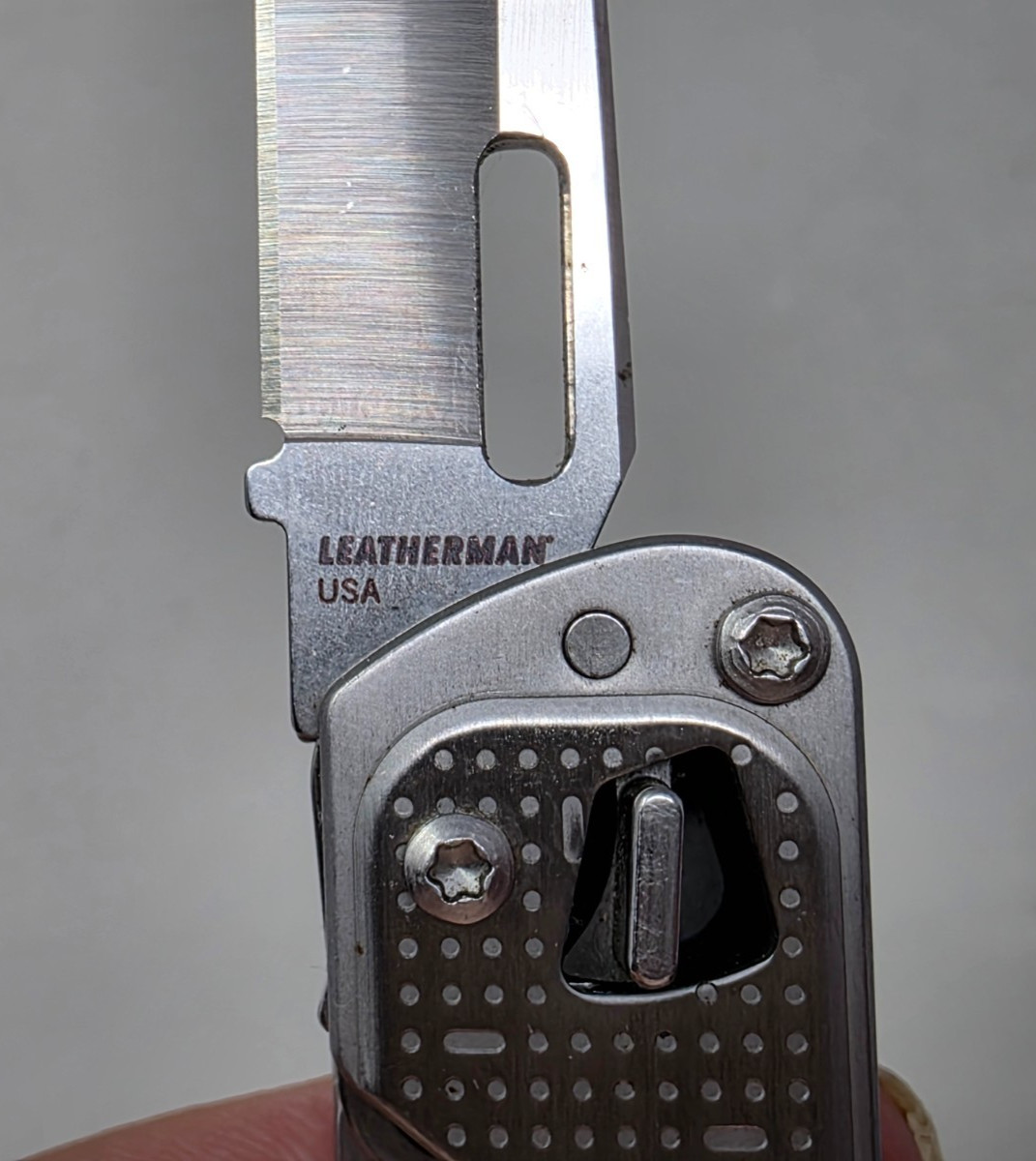 Leatherman FREE T2 Pocket Knife Multi-tool!