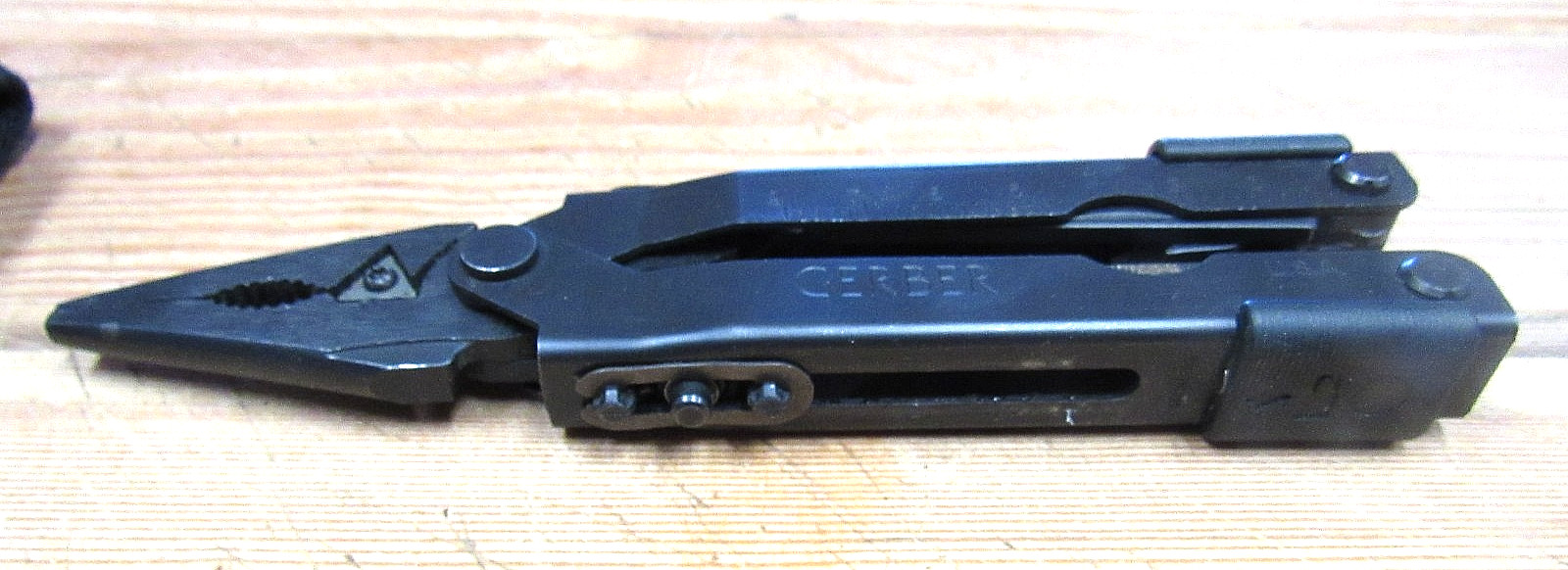 GERBER MP600 MULTI-PLIER TOOL MILITARY, HUNTERS BLACK OXIDE W/CASE EXC