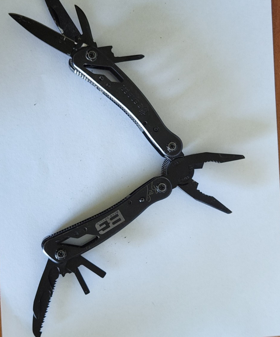 Gerber Bear Grylls Ultimate Multi-Tool Pliers Knife + more survival tool
