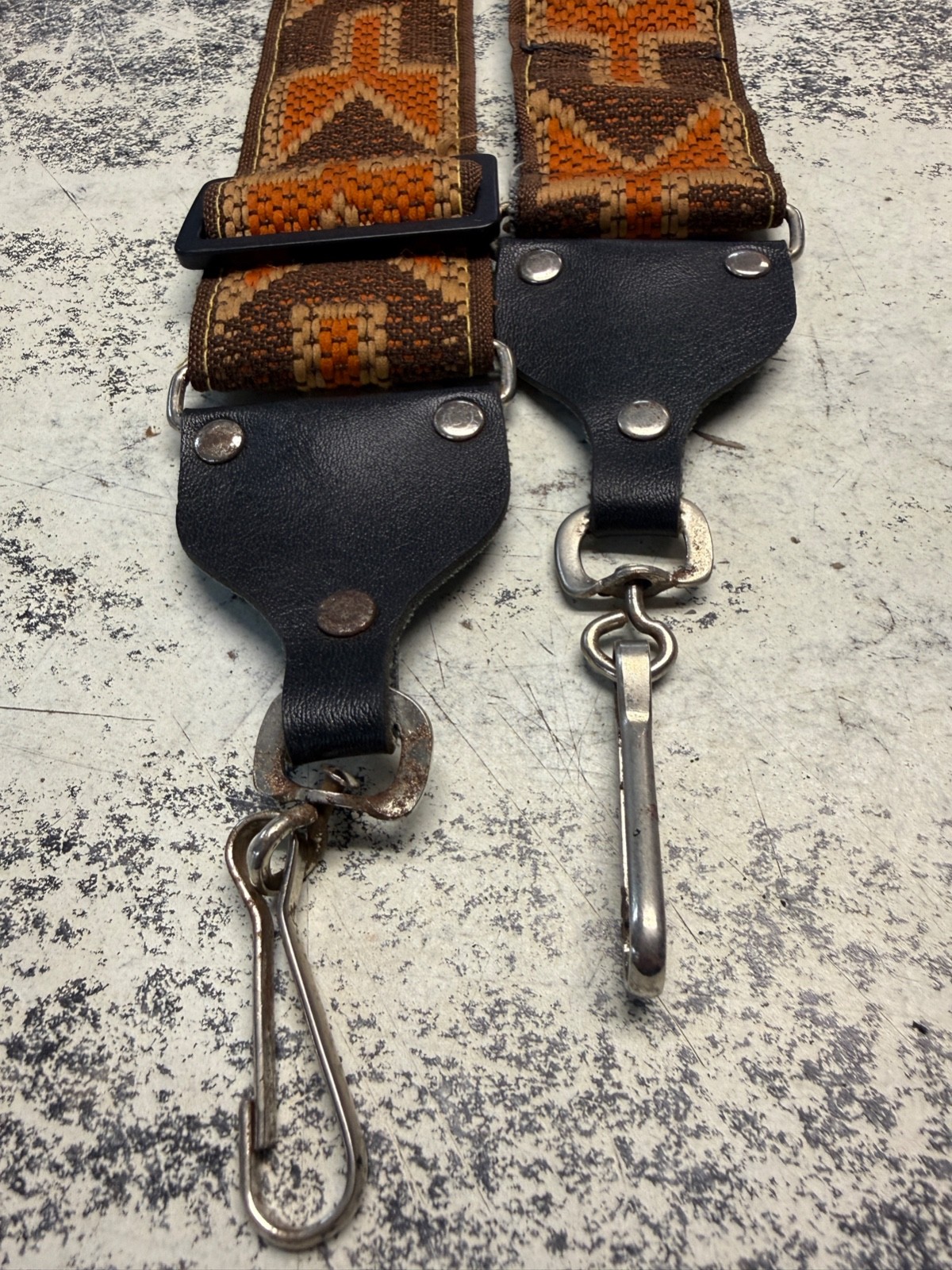 VINTAGE 2″ CAMERA STRAP SOFT BLACK LINED OLD VINTAGE RETRO BANJO