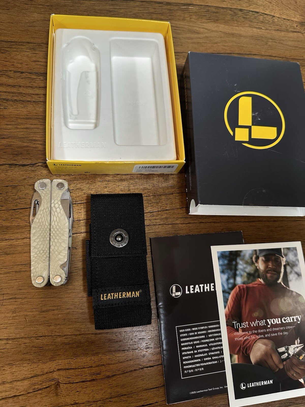 Leatherman Charge TTi, Custom Hand Made G10 White Juma Dragon Scales, S30V