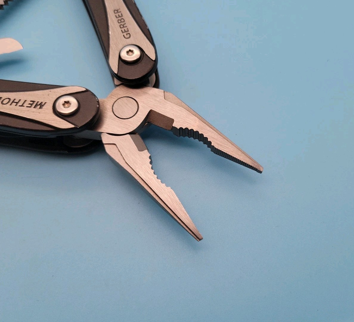 Gerber Method Multi-Tool – Spring Loaded Pliers, Scissors, Knife – DISCONTINUED