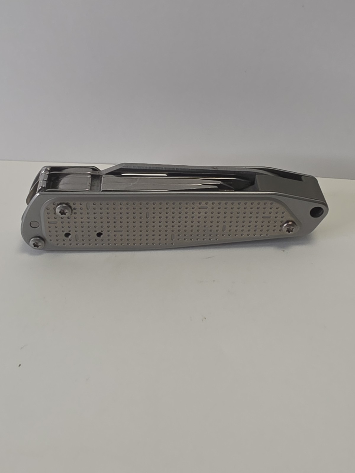 Leatherman FREE T2 Pocket Knife Multi-tool