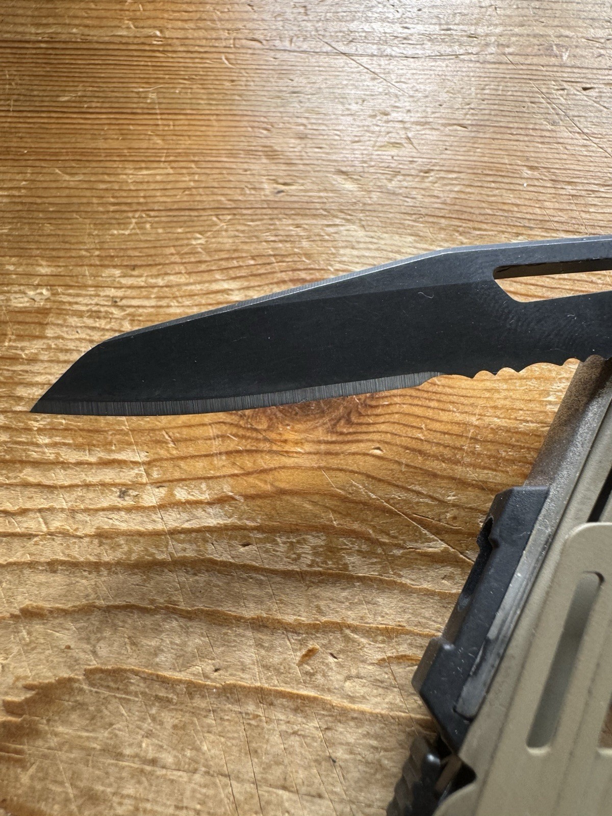 Leatherman Signal Multitool Coyote Tan Black Oxide – Factory Replacement NEW