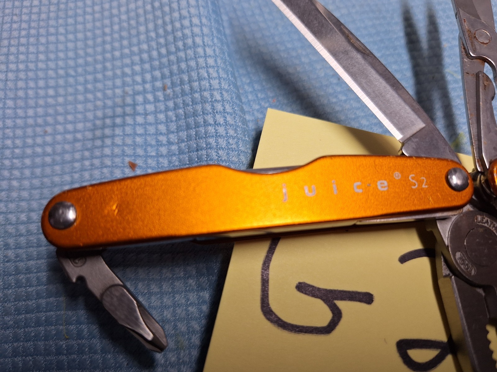 1 Leatherman ORANGE S2 JUICE Multi Tool FISHING LOC G2
