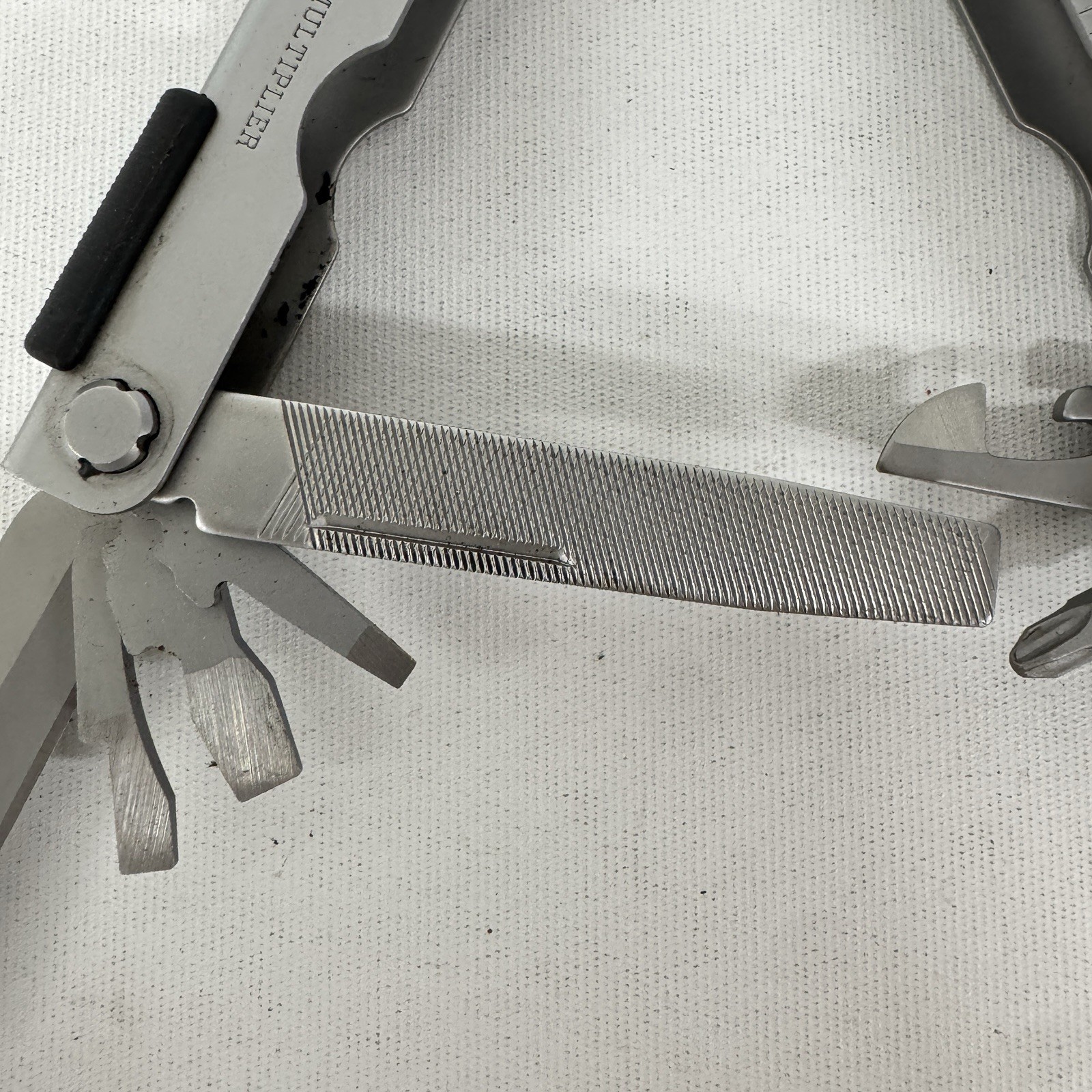 Gerber Tools Stainless Steel Needle Nose Multiplier Multi-Tool w/ Cutter MP600