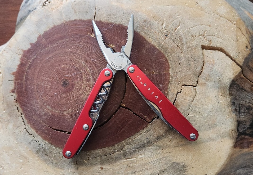 leatherman juice C2 Multi Tool Inferno Red Retired Vintage Preowned Made – W86