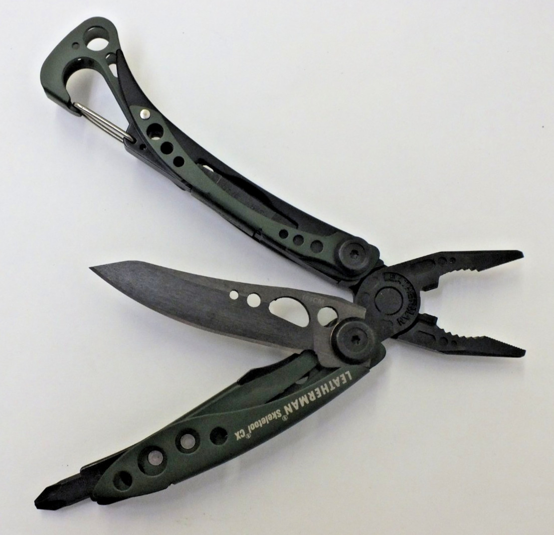 Leatherman Skeletool CX Multitool Green w/ sheath 154CM