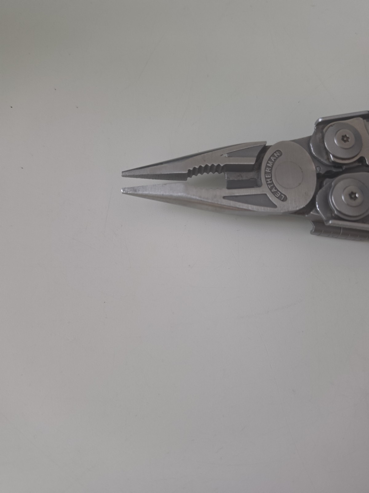 LEATHERMAN SURGE 19-In-1 Heavy Duty Multitool Locking Blade Xchanger
