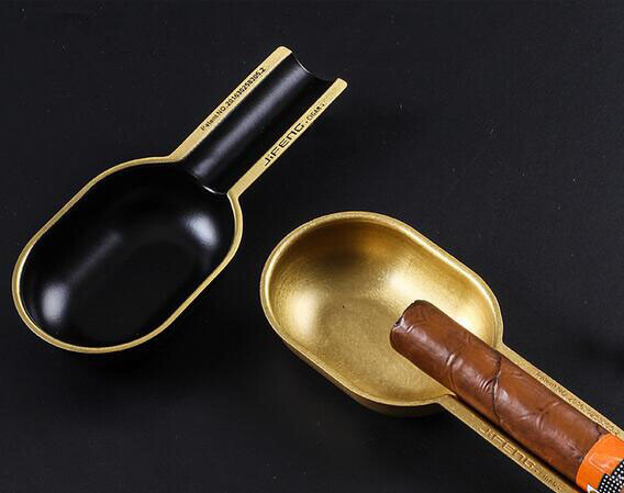 Brass cigar ashtray Creative metal cigar ashtray Cigar box Multifunctional tool