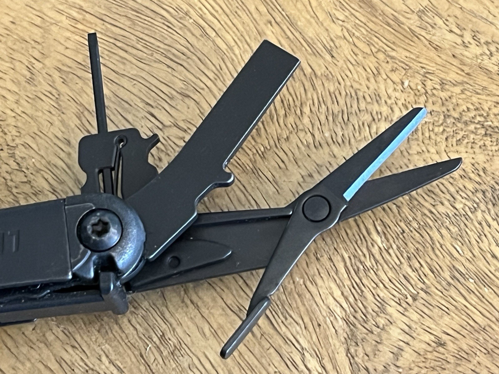2025 Leatherman Wave Plus Black Oxide Multi-Tool EXCELLENT!!! w/Beautiful Sheath
