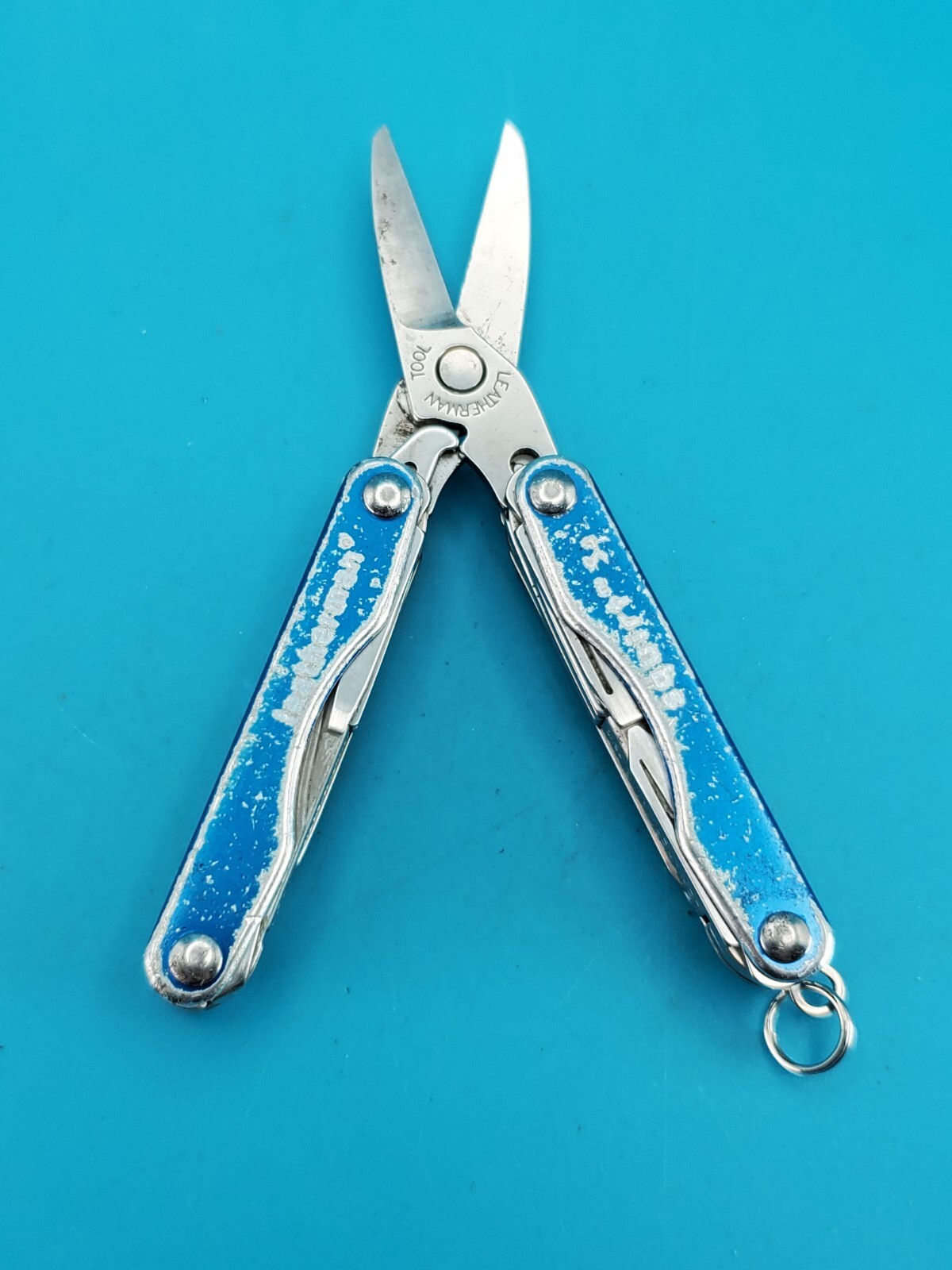 Leatherman “Squirt S4” Stainless Steel Multi Tool! BLUE!