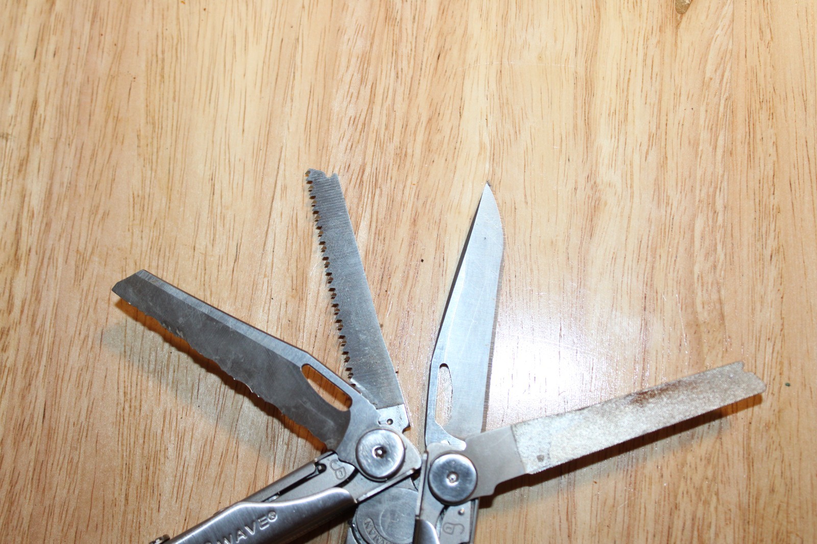 Leatherman Wave Multi-Tool 18-in-1 Stainless Steel w/ Sheath