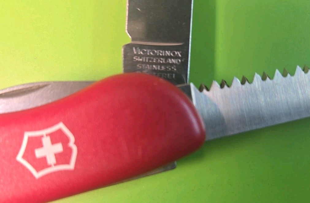 Victorinox Equestrian 111mm Swiss Army Knife – Red Horse Head Logo – Hoof Pick