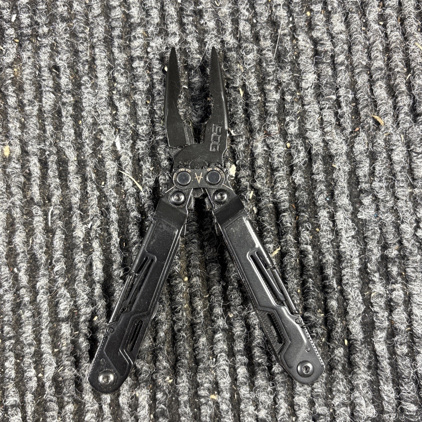 SOG POWER PINT MULTI TOOL PLIERS KNIFE SMALL (411)