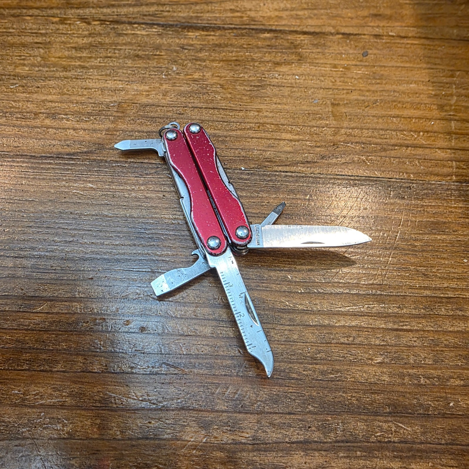 Leatherman SQUIRT S4 Red Multi-Tool (Retired) – LL