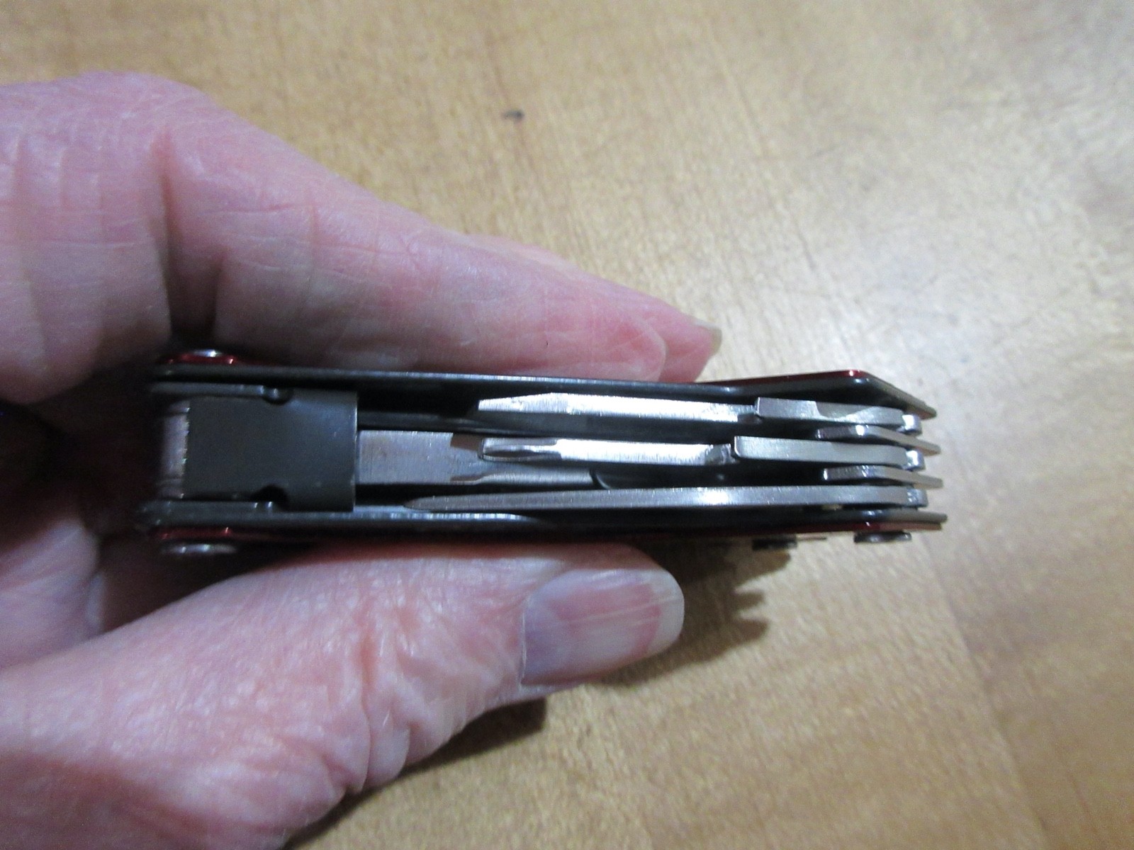 Cabelas Multi tool red and gray (LKL)