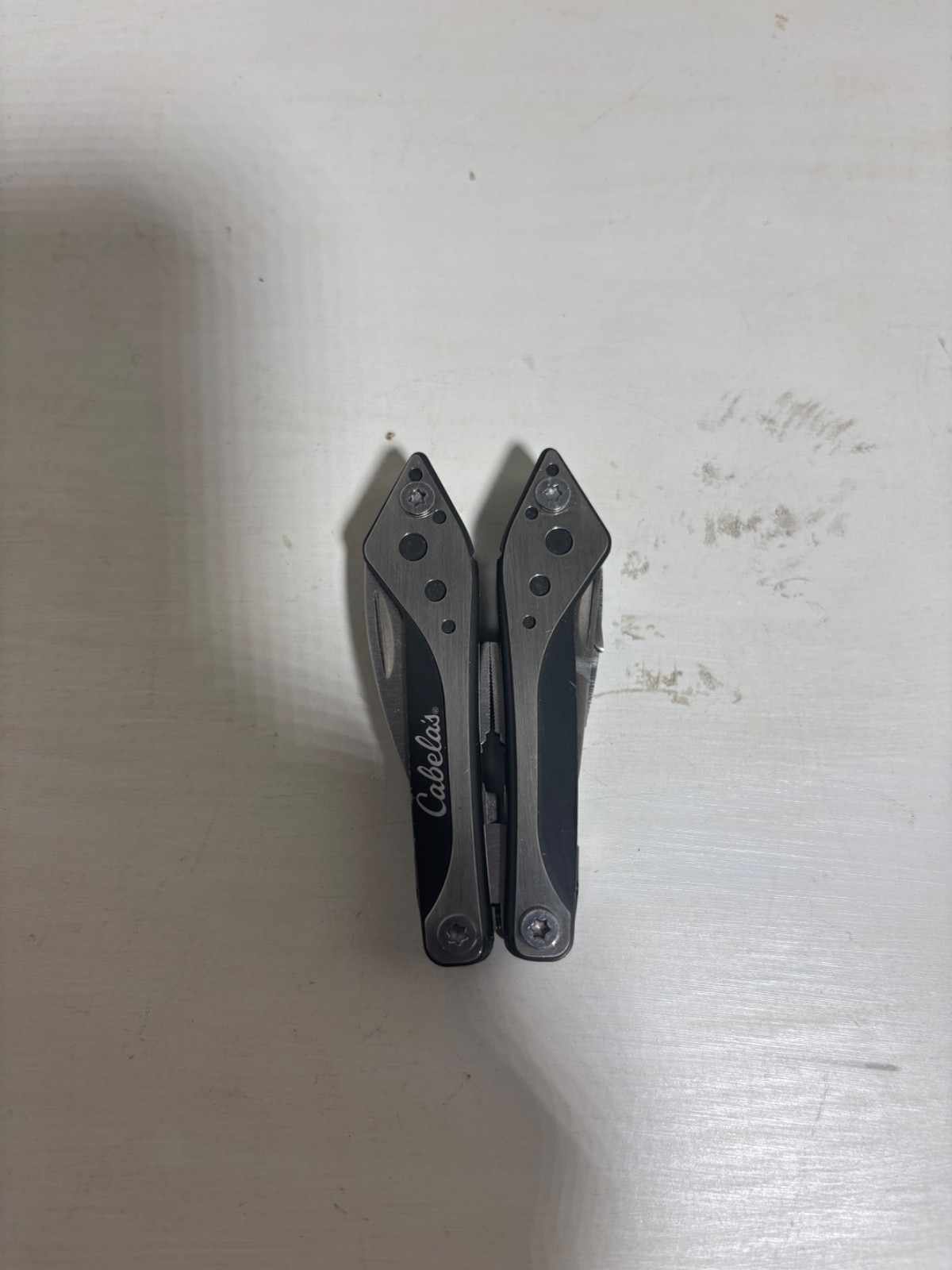 Cabellas multitool small with pliers