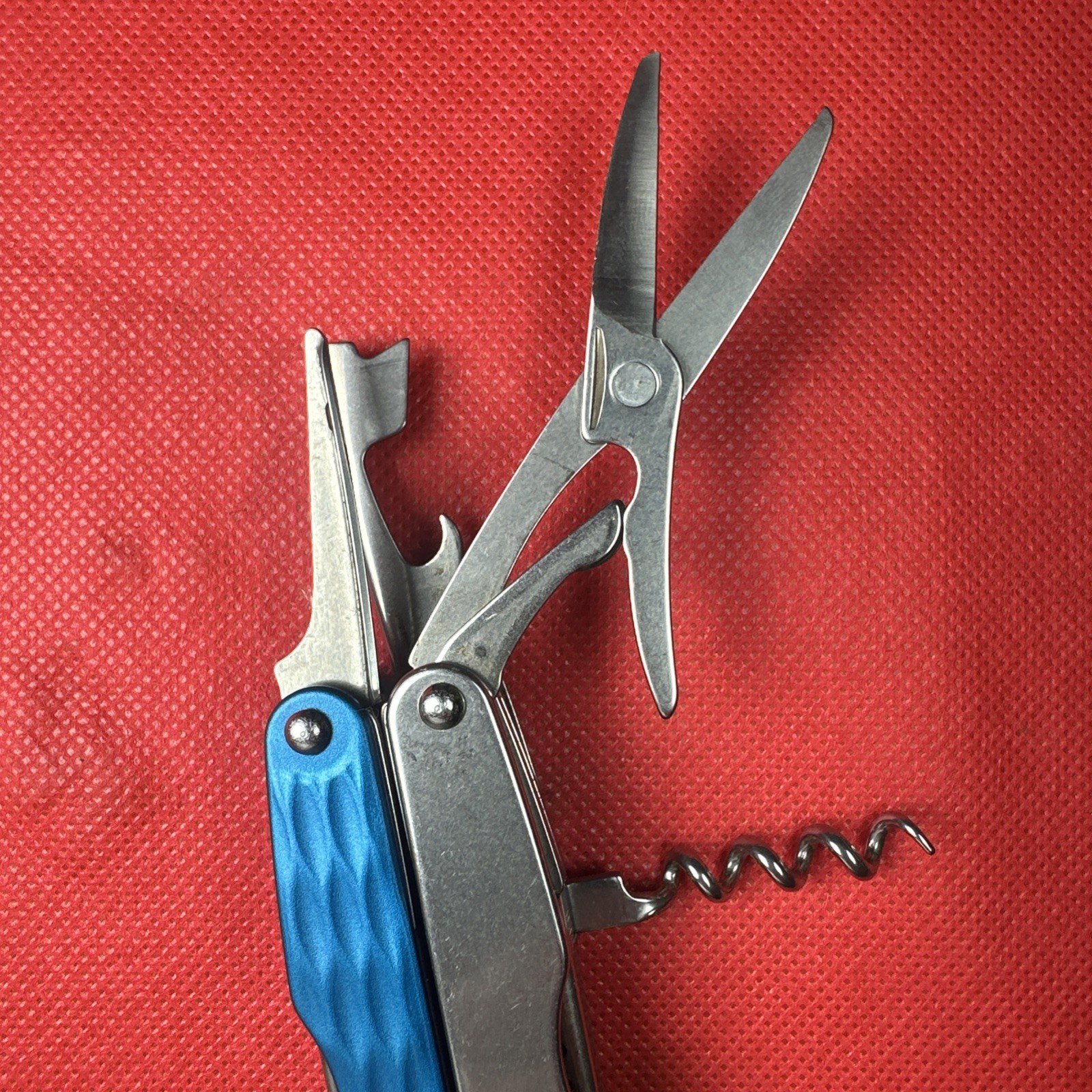 Rare & Discontinued Blue Gen 2 Leatherman Juice CS4, Fish, Home, Great EDC