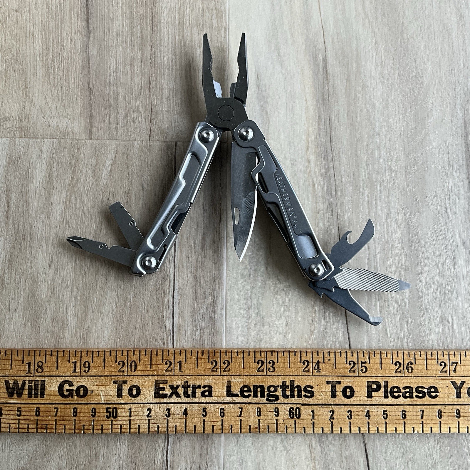 Leatherman Rev Multi Tool W Belt Clip Date Code 0119 (Jan 2019) Good Condition