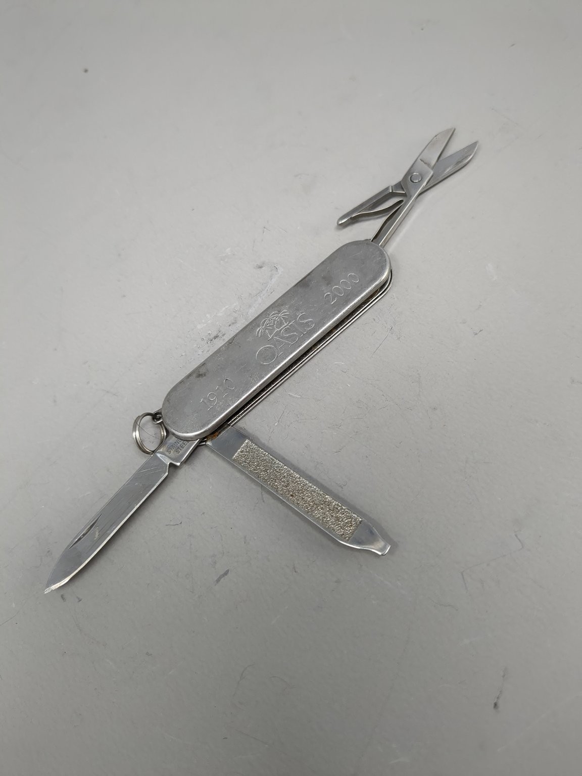 Oasis 1910-2000 Multi-Tool Pocket Knife Nail File Scissors USA
