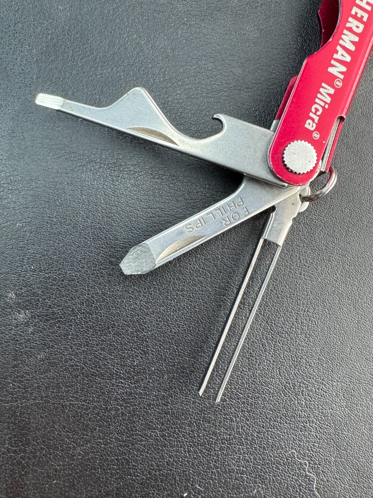 Leatherman Micra 10 in 1 Multitool Anodized Aluminum – Red