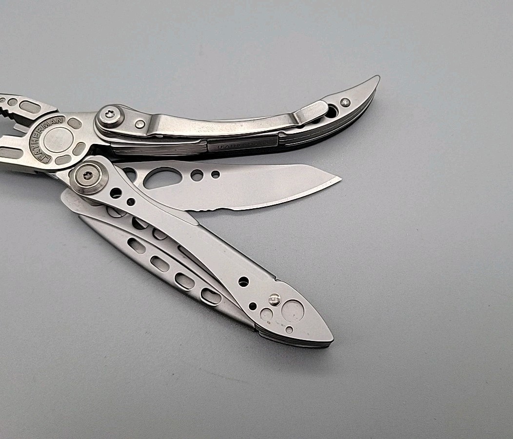 Leatherman FREESTYLE Multi-Tool – Dated 1013 – Pliers, Knife – DISCONTINUED