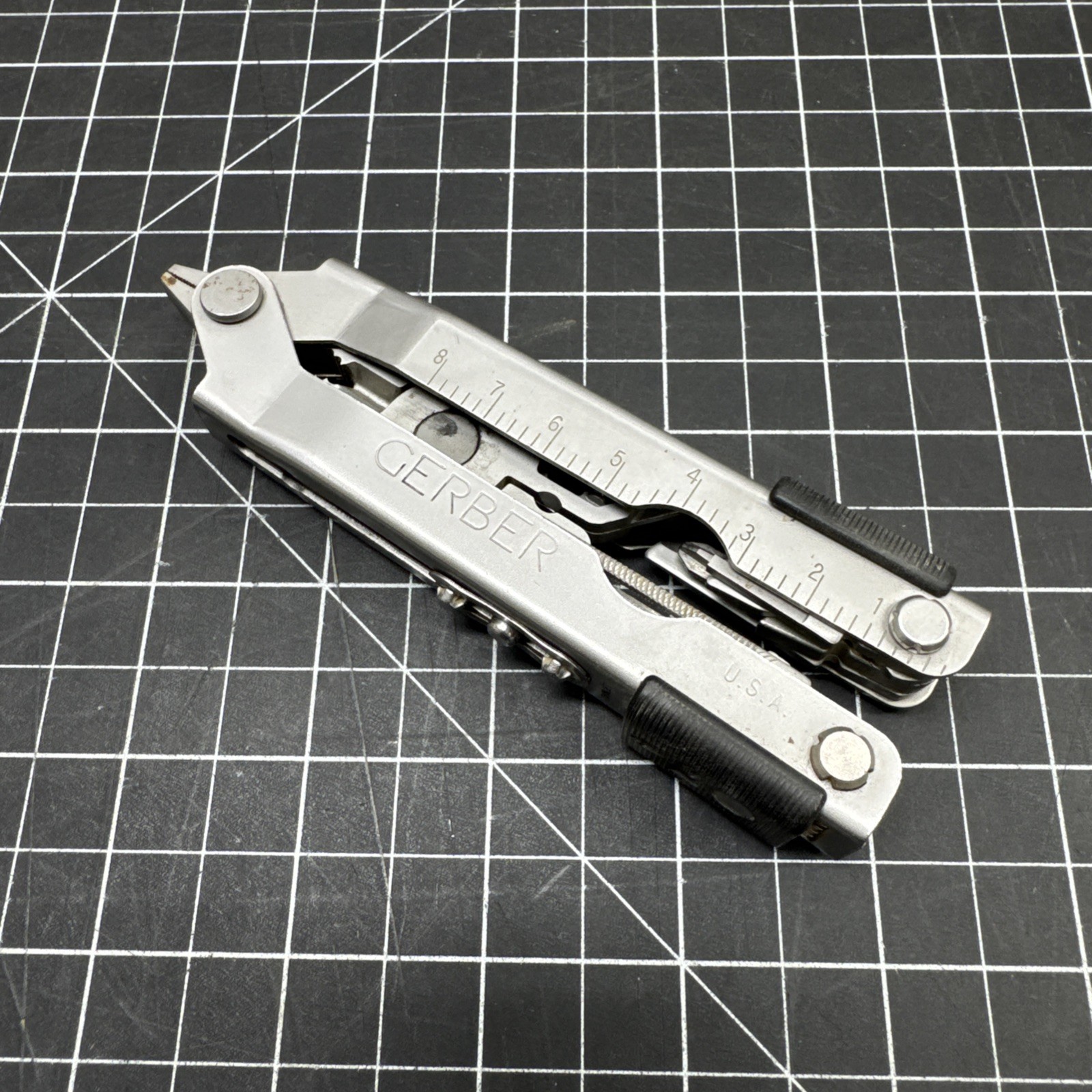 Gerber USA MP 600 Multi-Plier MultiTool Multiplier W/ Sheath D