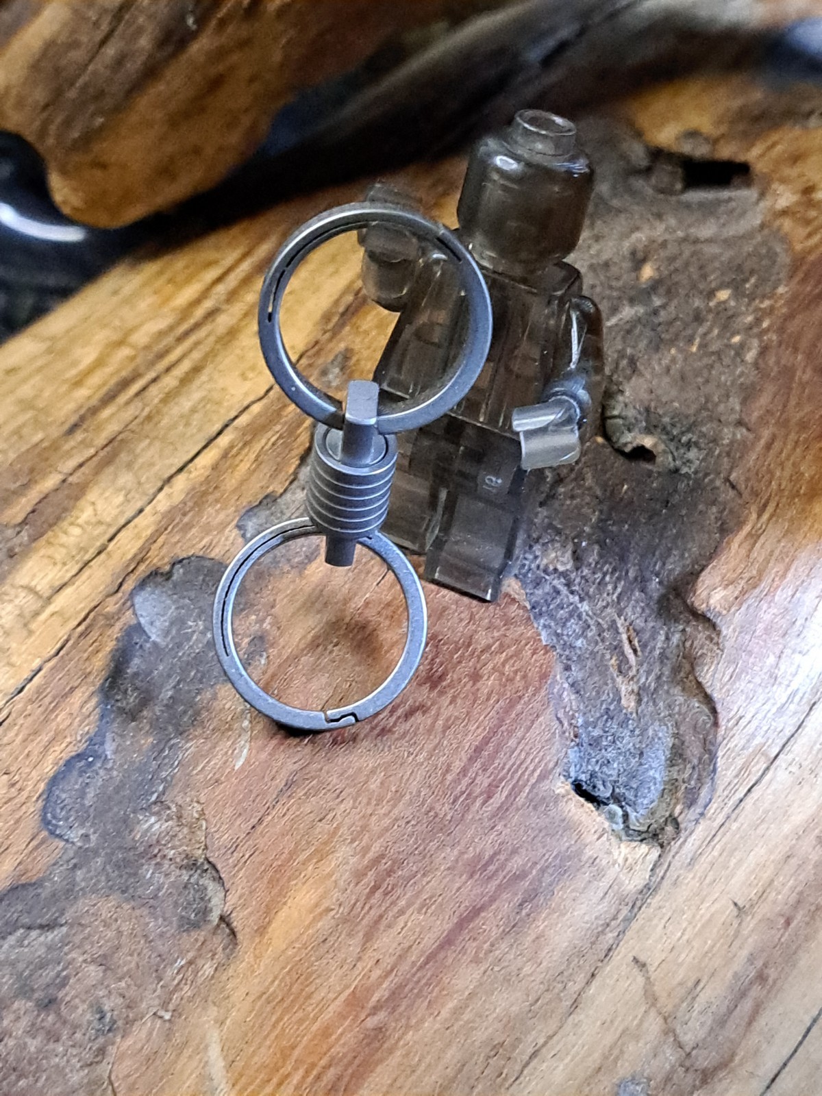 Pro Mini Series Titanium Swivel With 17.5mm Titanium Quicksnap Keyrings