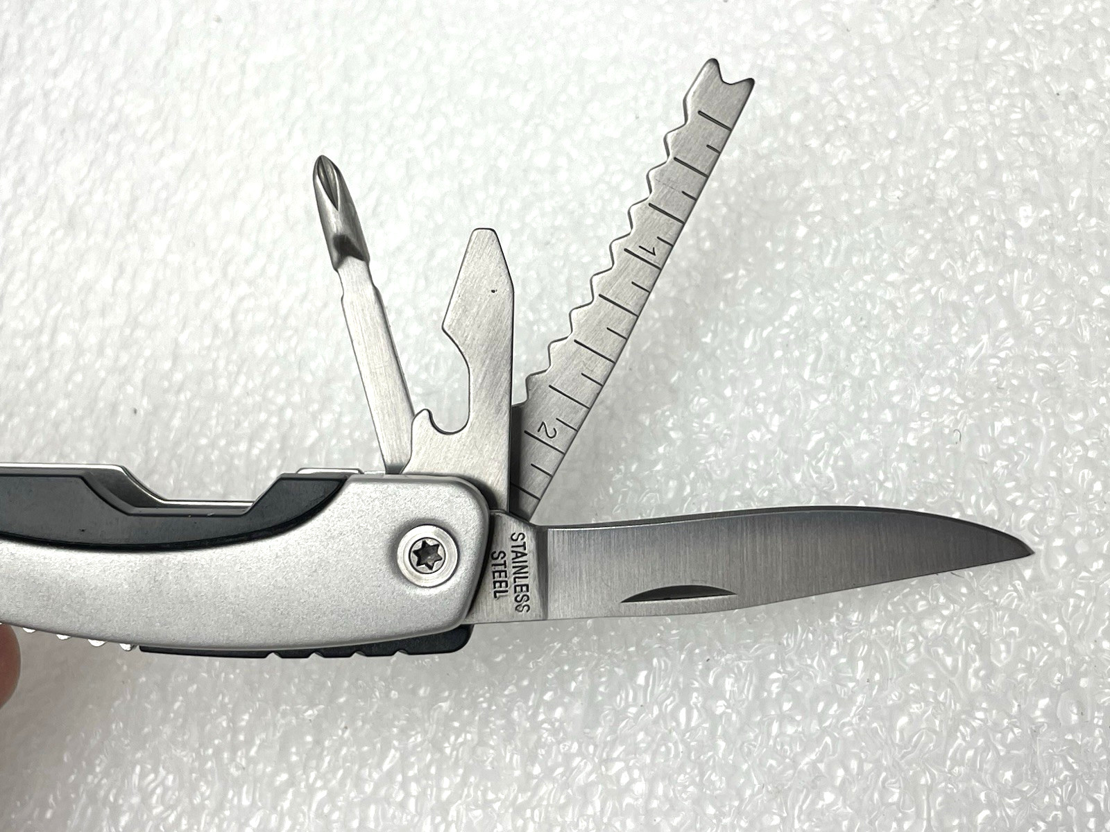 CHARLES COMPANY MULTI-TOOL PROMO NEAR MINT BLADE FILE SAW PHILIPS PLIERS