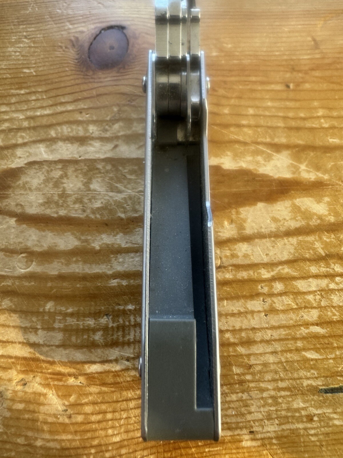 Leatherman FREE T2 Pocket Knife 4 Multi-tool!