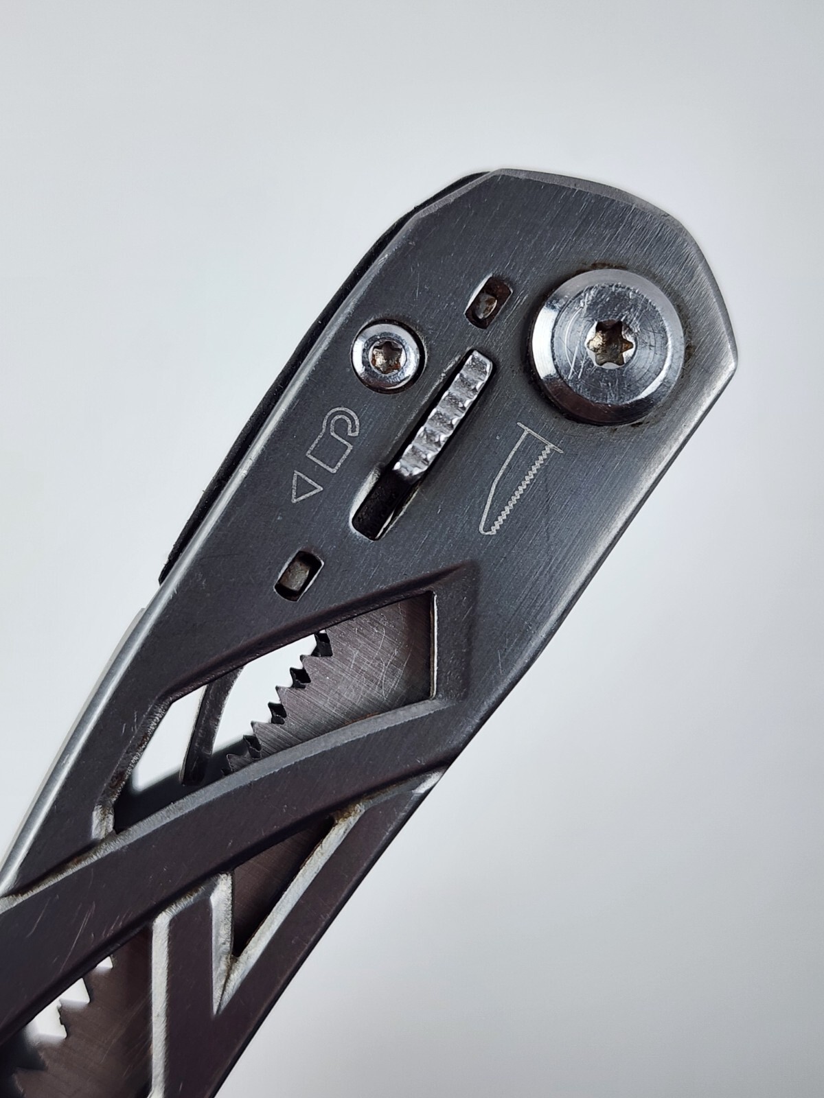 Gerber Suspension Multi-Tool 10 Different Tools w/ Rubber Grip