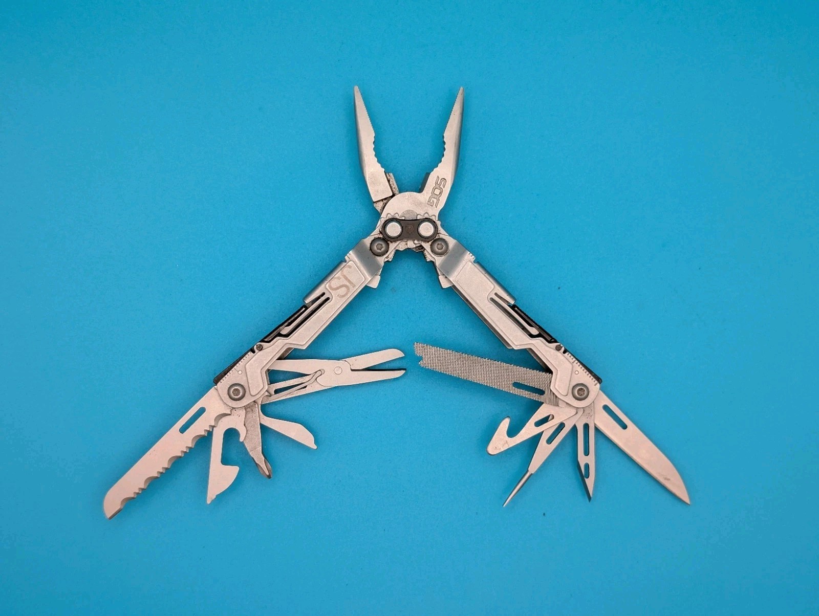 SOG PowerPint Tool Compact Lightweight Silver Multi-Tool!