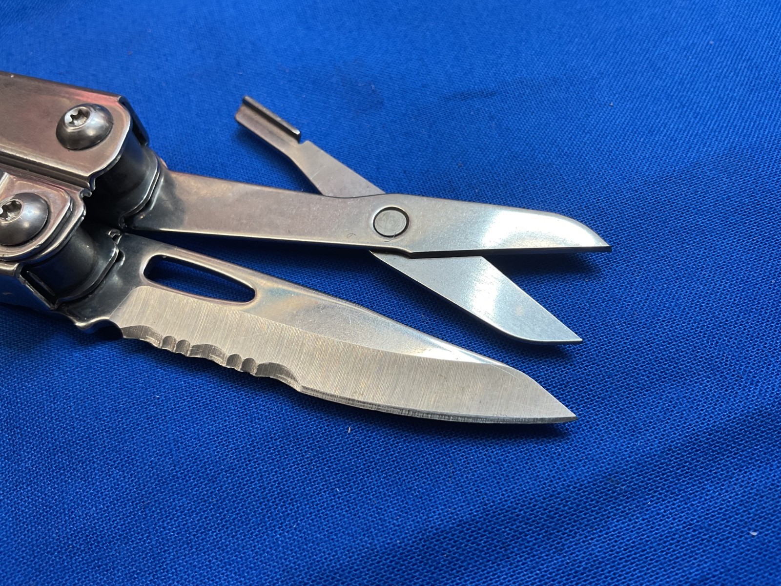 Leatherman Wingman Multi Tool Knife Pliers Camping Hunting Hiking 2021 Date Code