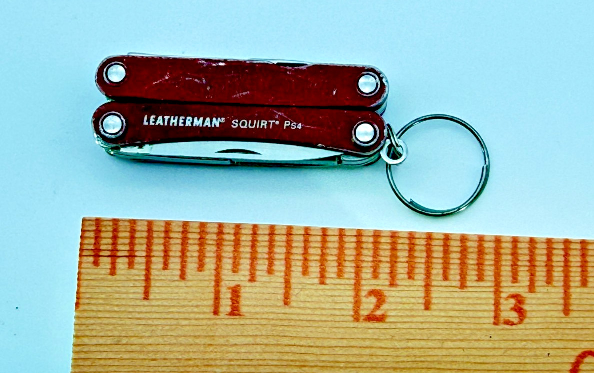 Leatherman Squirt PS4 Multi-Tool – Red – Discontinued Model Vintage Made in USA