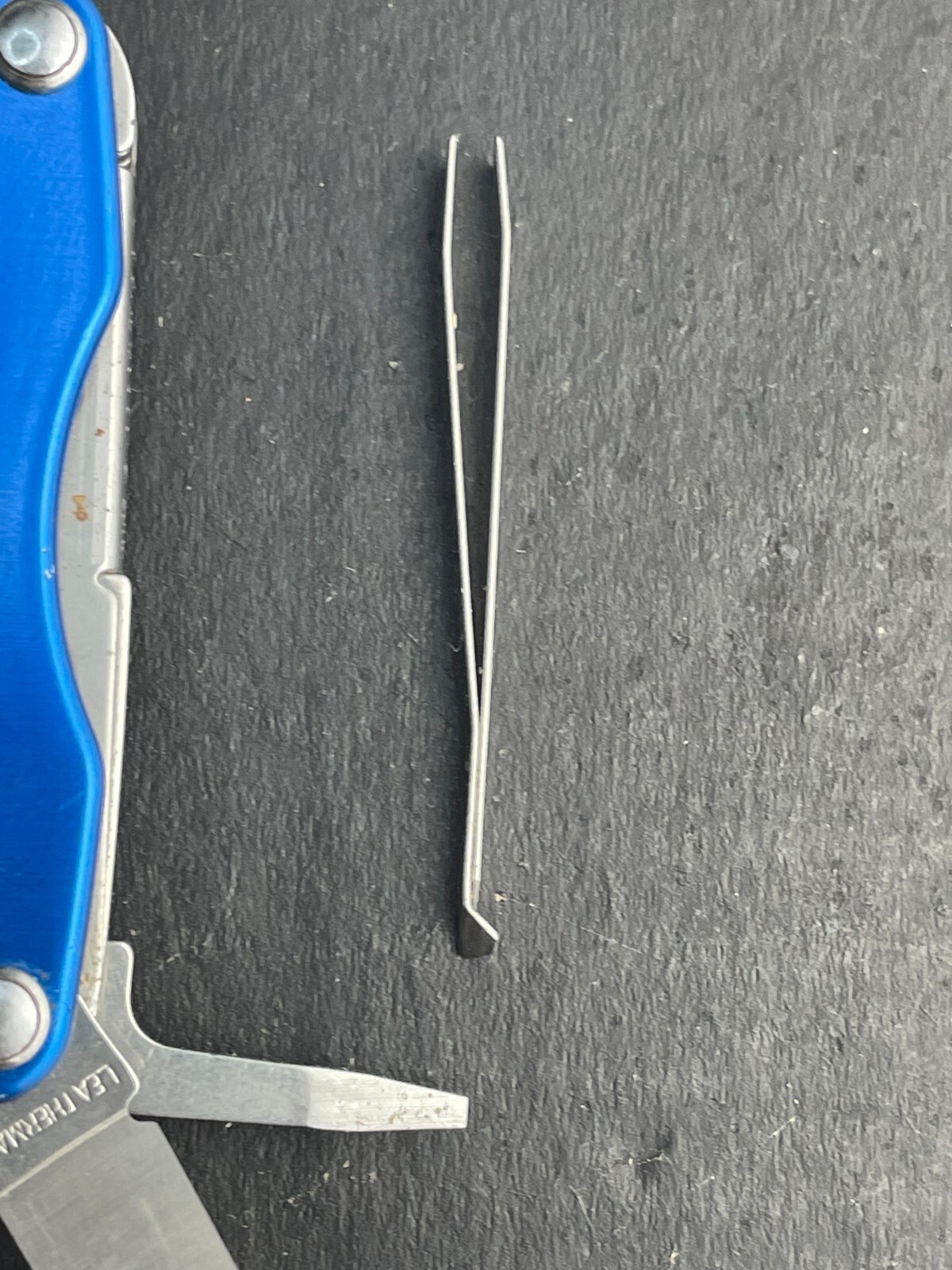 Leatherman Squirt S4 Stainless Steel Multitool Keychain – Blue