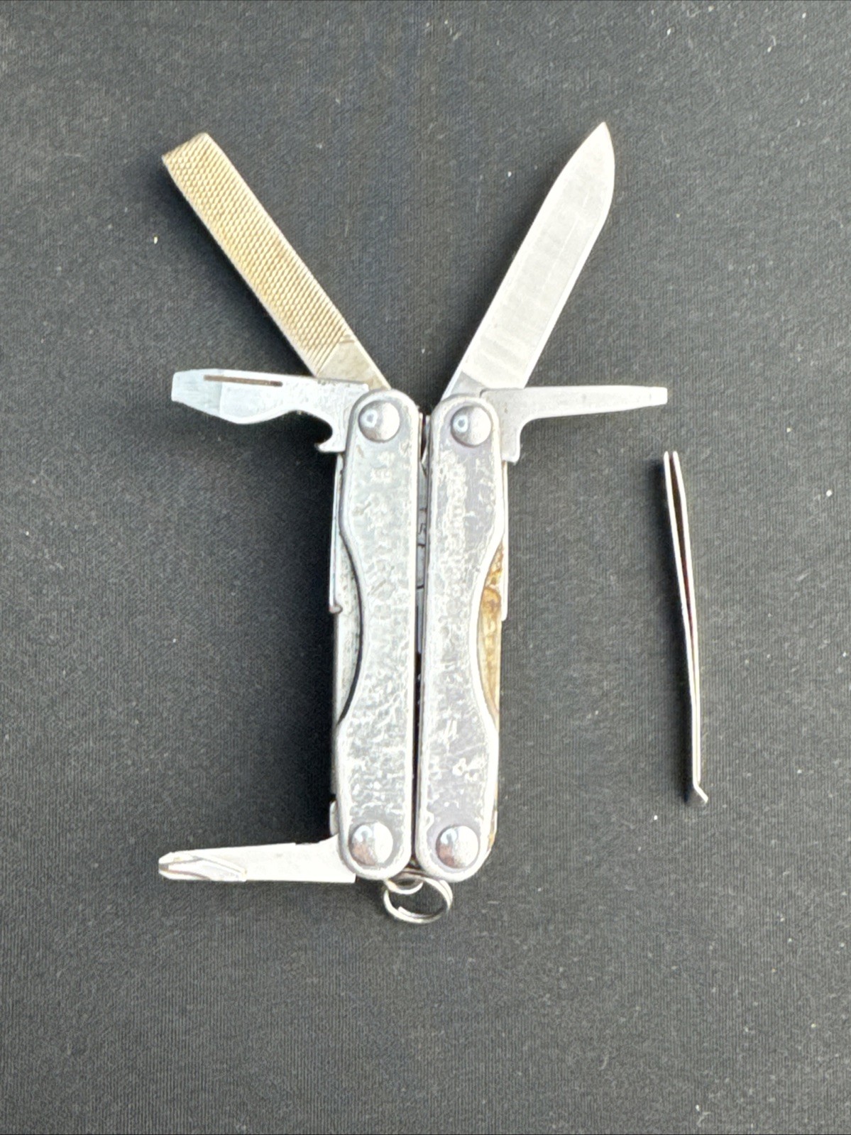 Leatherman Squirt E4 Multi-Tool w/Wire Strippers Gray