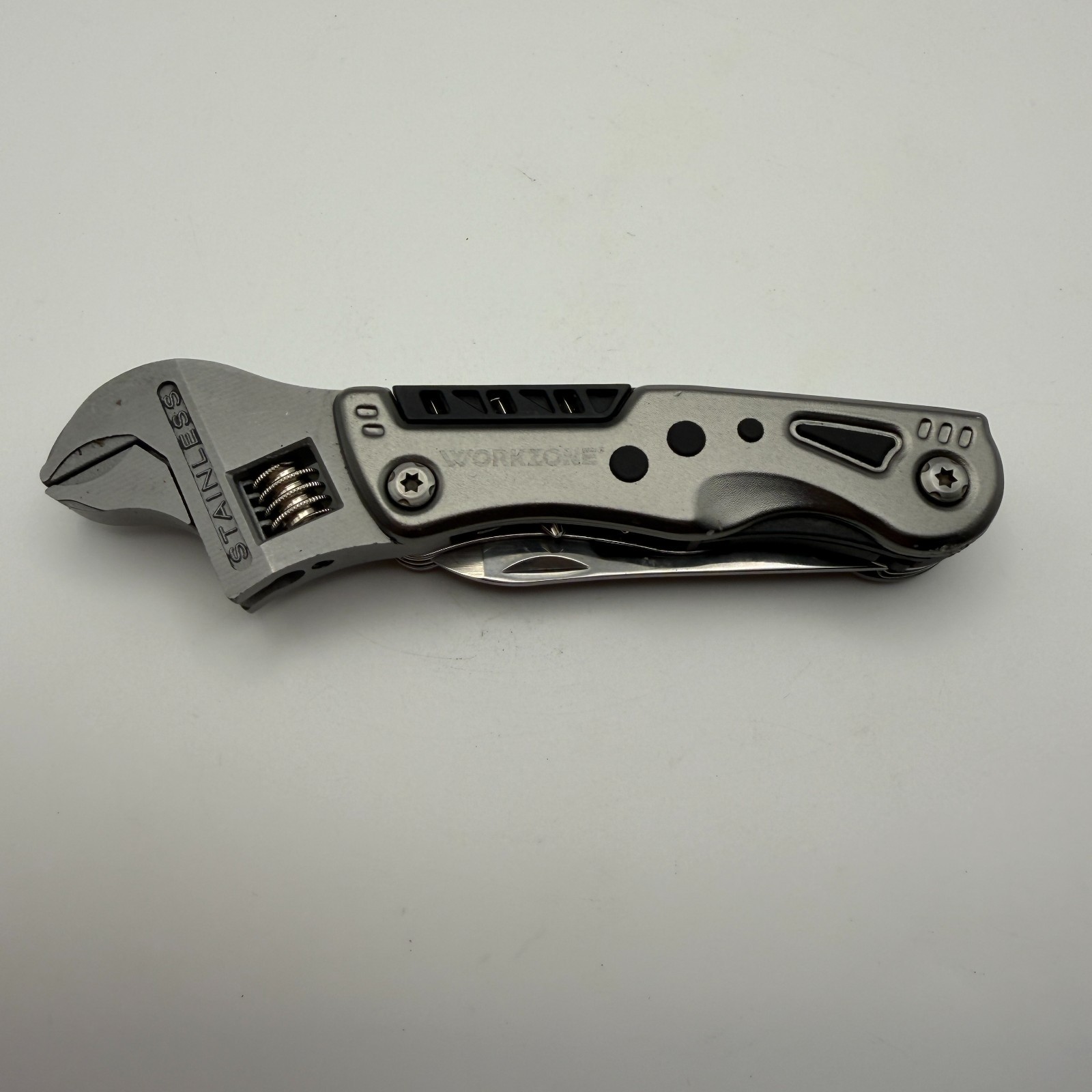 WORKZONE HAND TOOLS MASTER HARDWARE 9 IN 1 WRENCH MULTI TOOL LED LIGHT