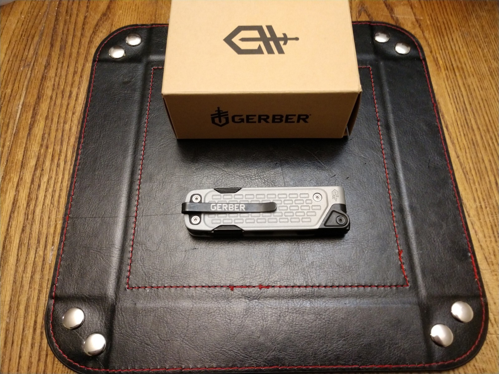 Gerber Lockdown Driver Multitool 8 Tools N 1 3.8″ Closed 4.5 OZ Aluminun Handle
