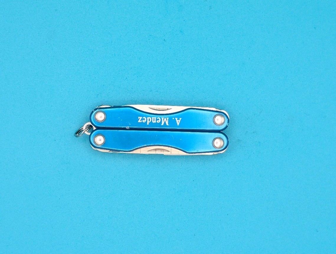 Leatherman “Squirt S4” Stainless Steel Multi Tool – BLUE! *A MENDEZ*