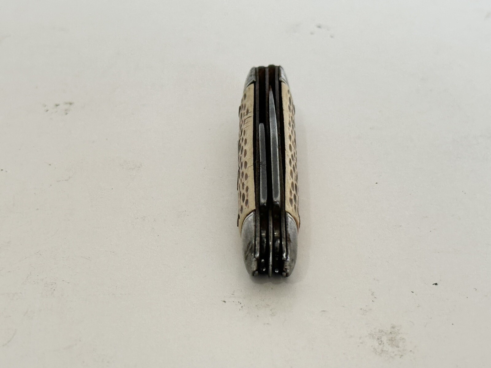 Vintage Imperial 2 Blade Pocket Knife Shield Logo Hunting Fishing Camping