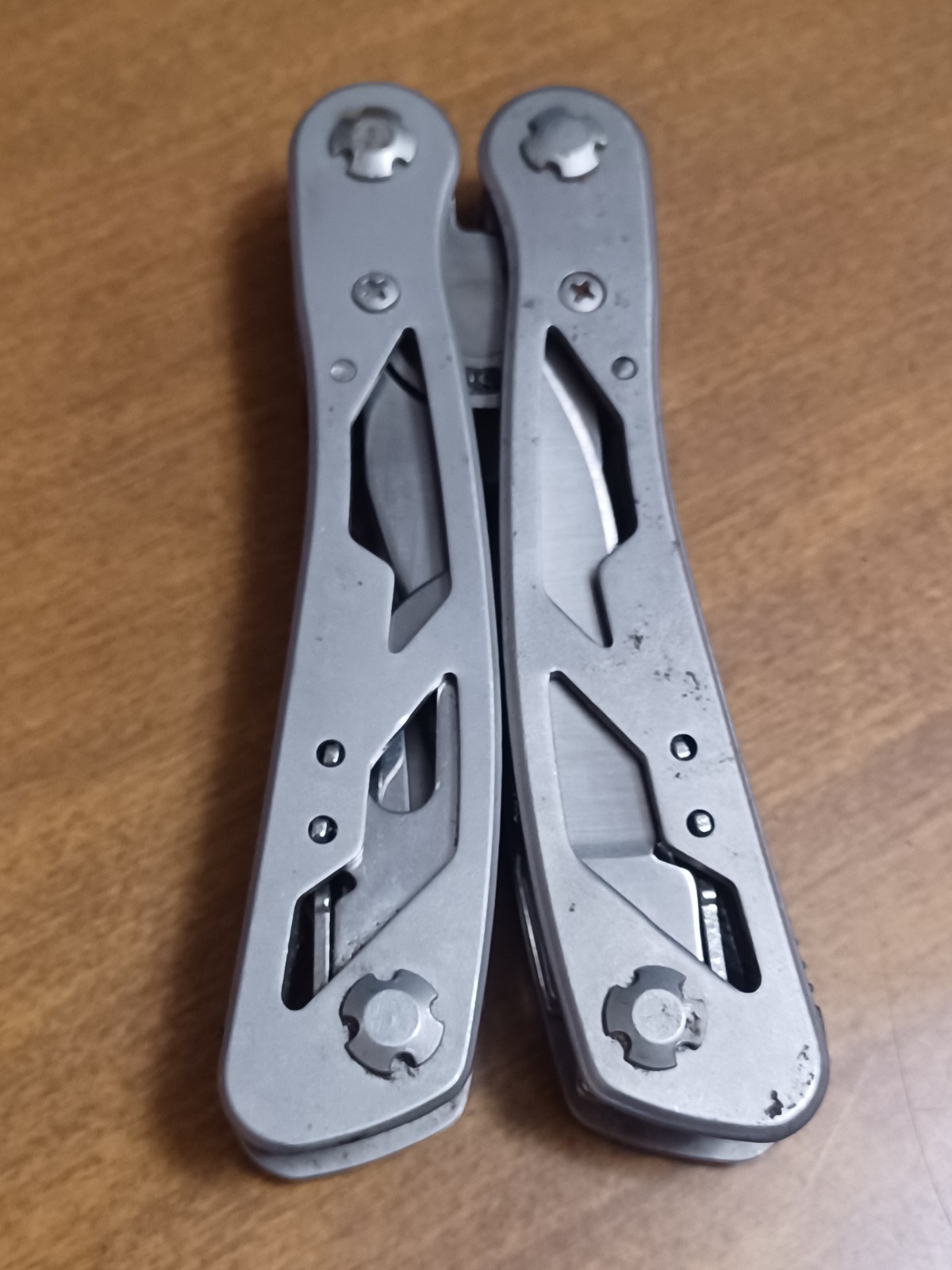 Stanley 2CR Multitool Stainless
