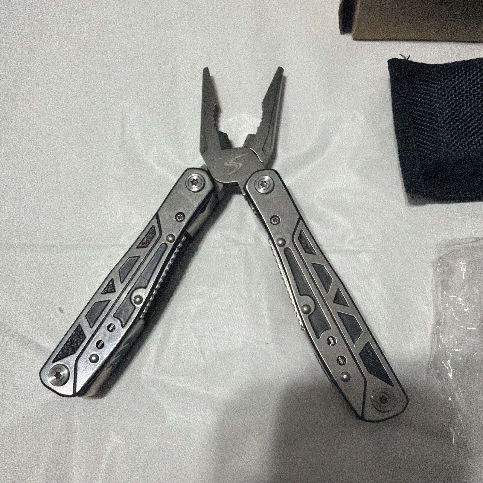 Steel River SR-122 multitool