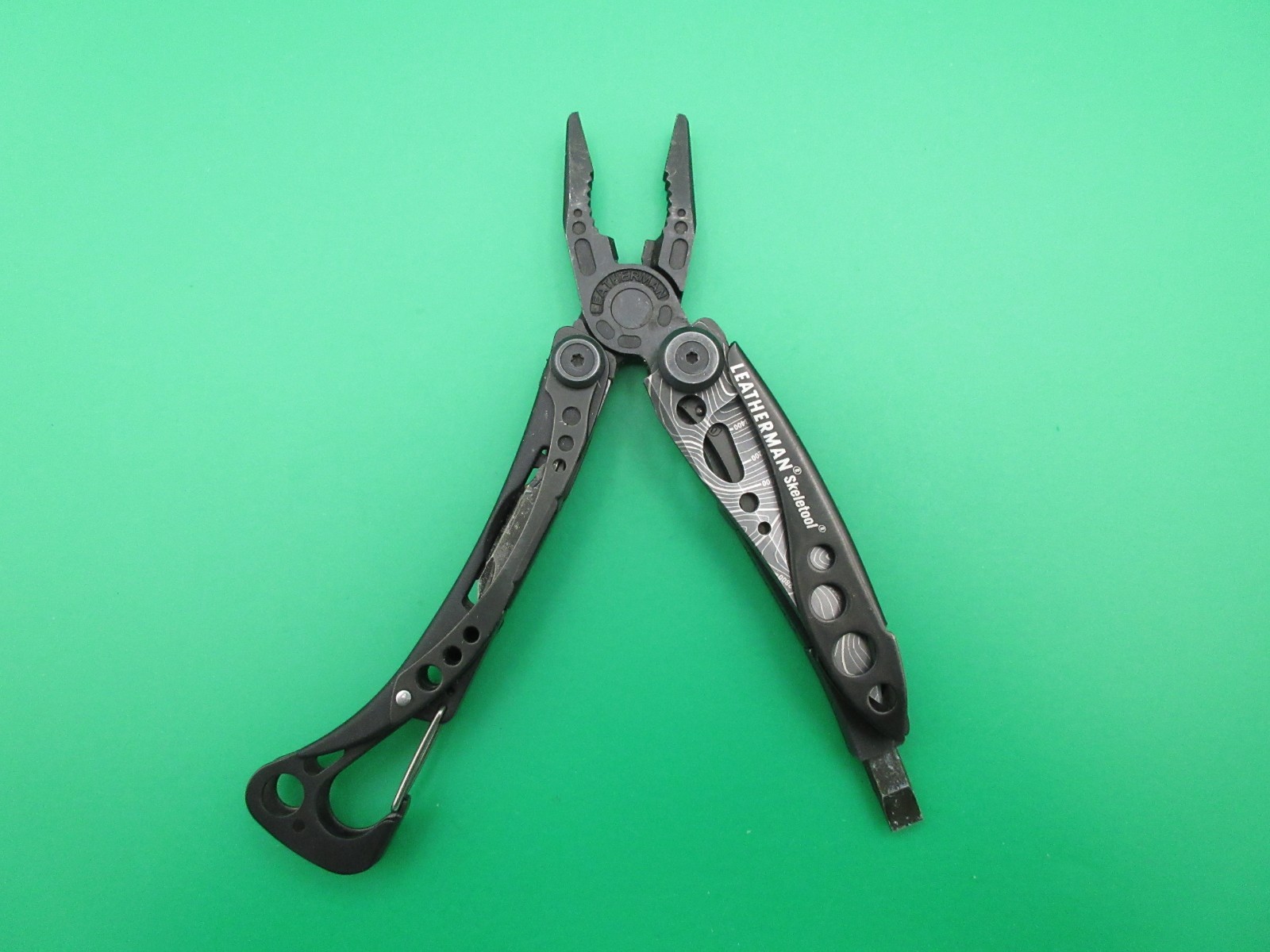 Leatherman Skeletool Topo Folding Multi Tool Knife #32A