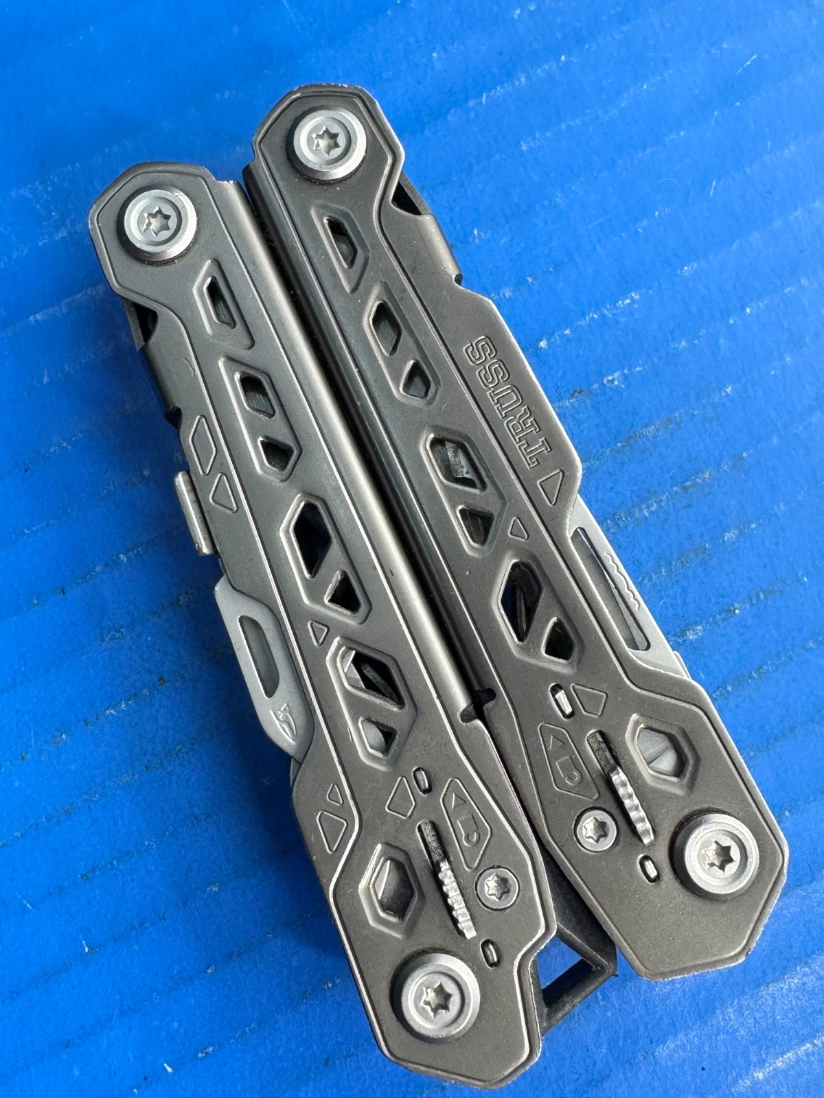 Gerber Truss Multi-Tool 17 Tools Sheath Screwdriver Saw Glass Breaker Pliers